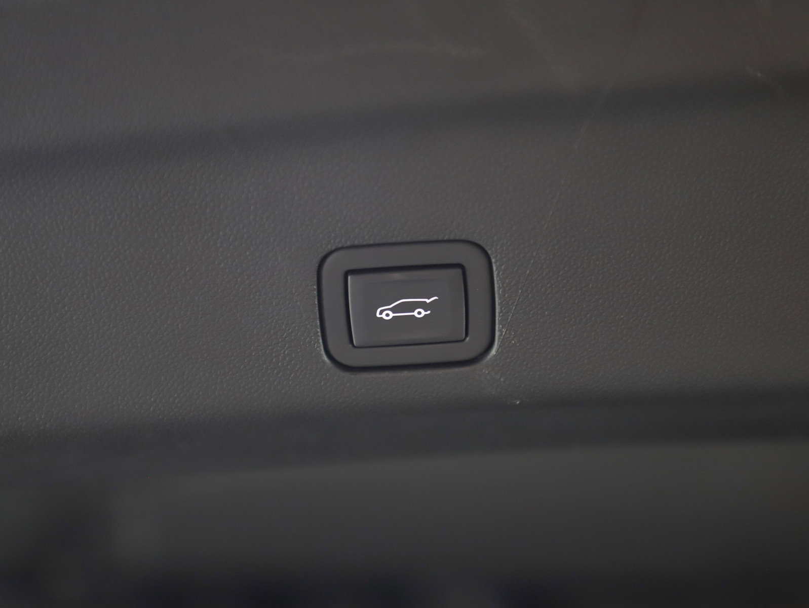 Used 2023 GMC Yukon XL SLT w/ SLT Premium Package image 19