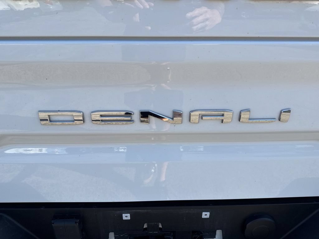 Used 2023 GMC Sierra 1500 Denali w/ Technology Package AWD/4WD image 18