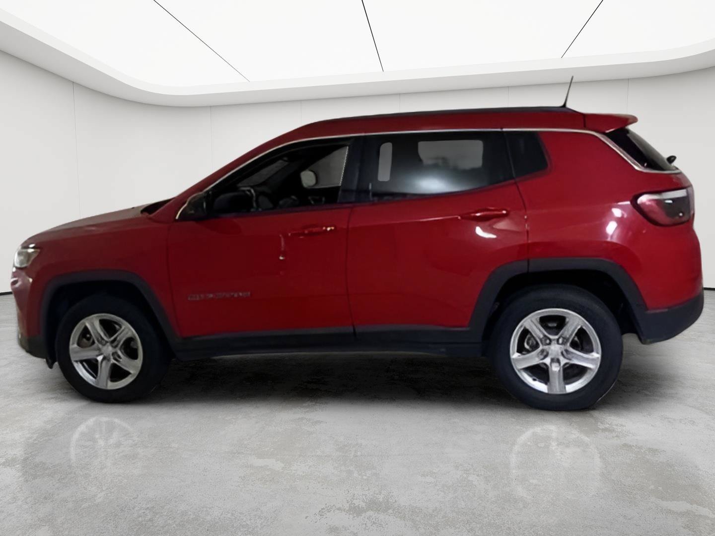 Used 2024 Jeep Compass Latitude AWD/4WD image 10