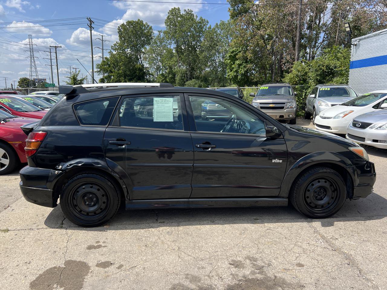 Used 2004 Pontiac Vibe FWD image 2