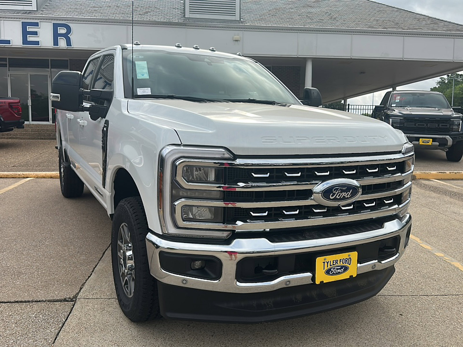 New 2026 Ford F250 Lariat w/ Lariat Ultimate Package