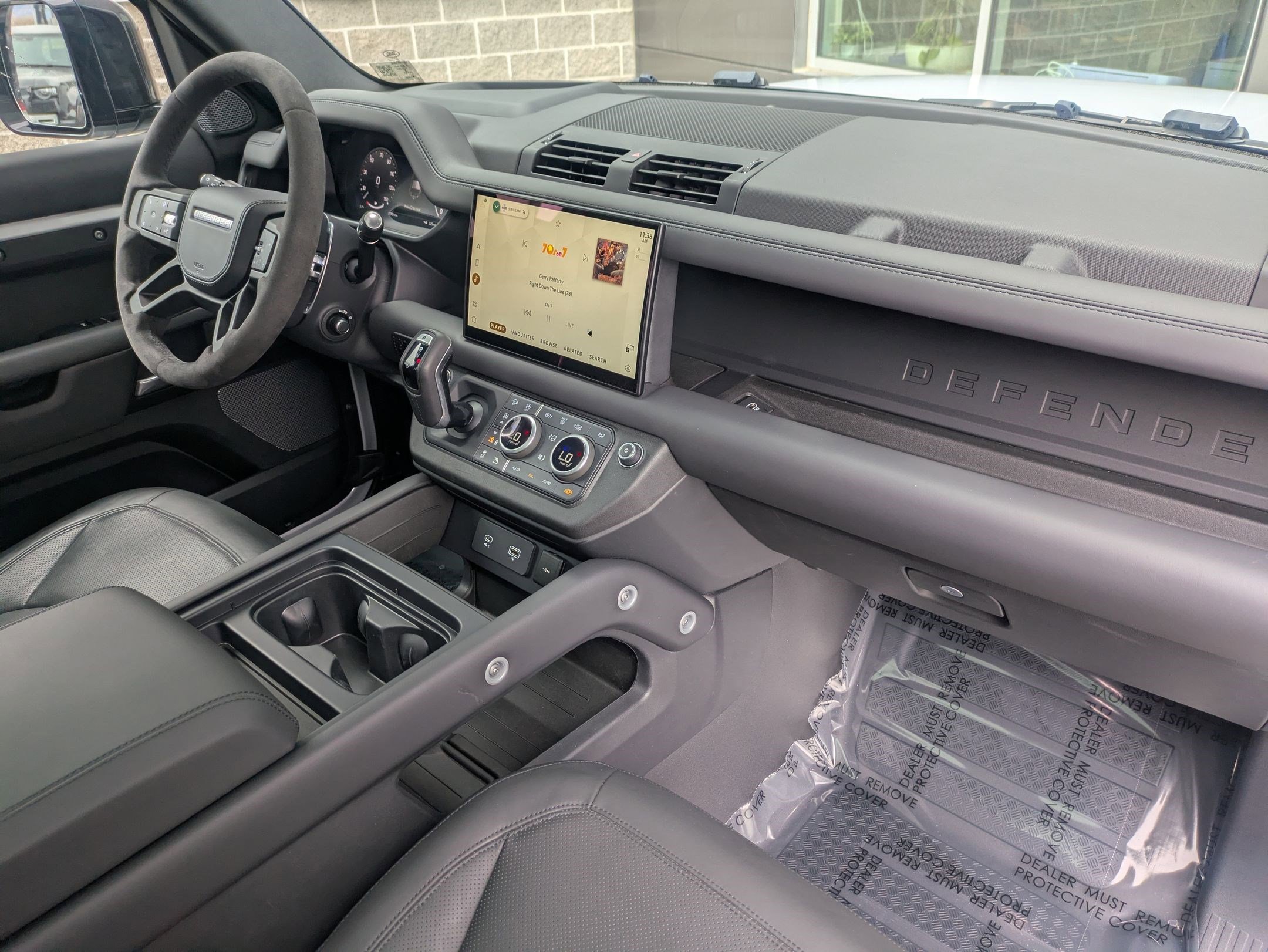 Certified 2023 Land Rover Defender 110 image 31