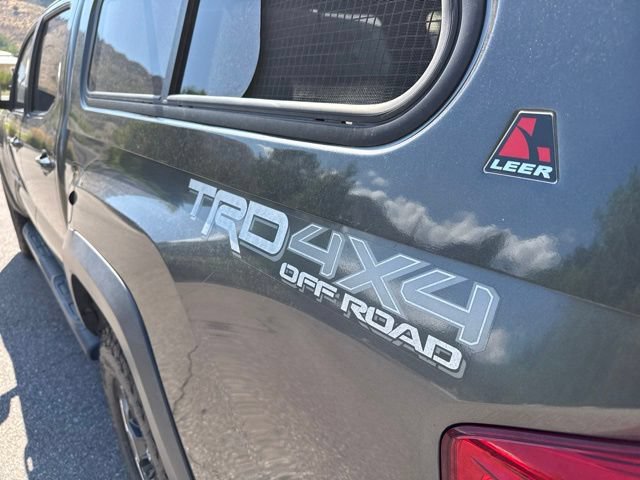 Used 2016 Toyota Tacoma TRD Off-Road AWD/4WD image 16