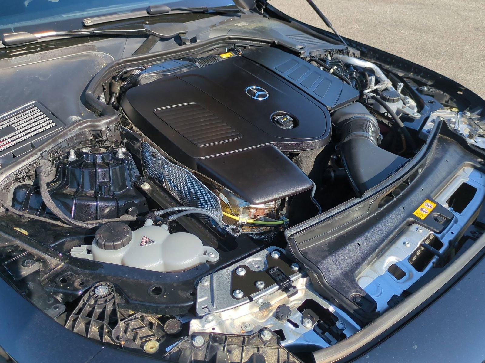 Used 2025 Mercedes-Benz CLE 300 4MATIC Cabriolet image 31