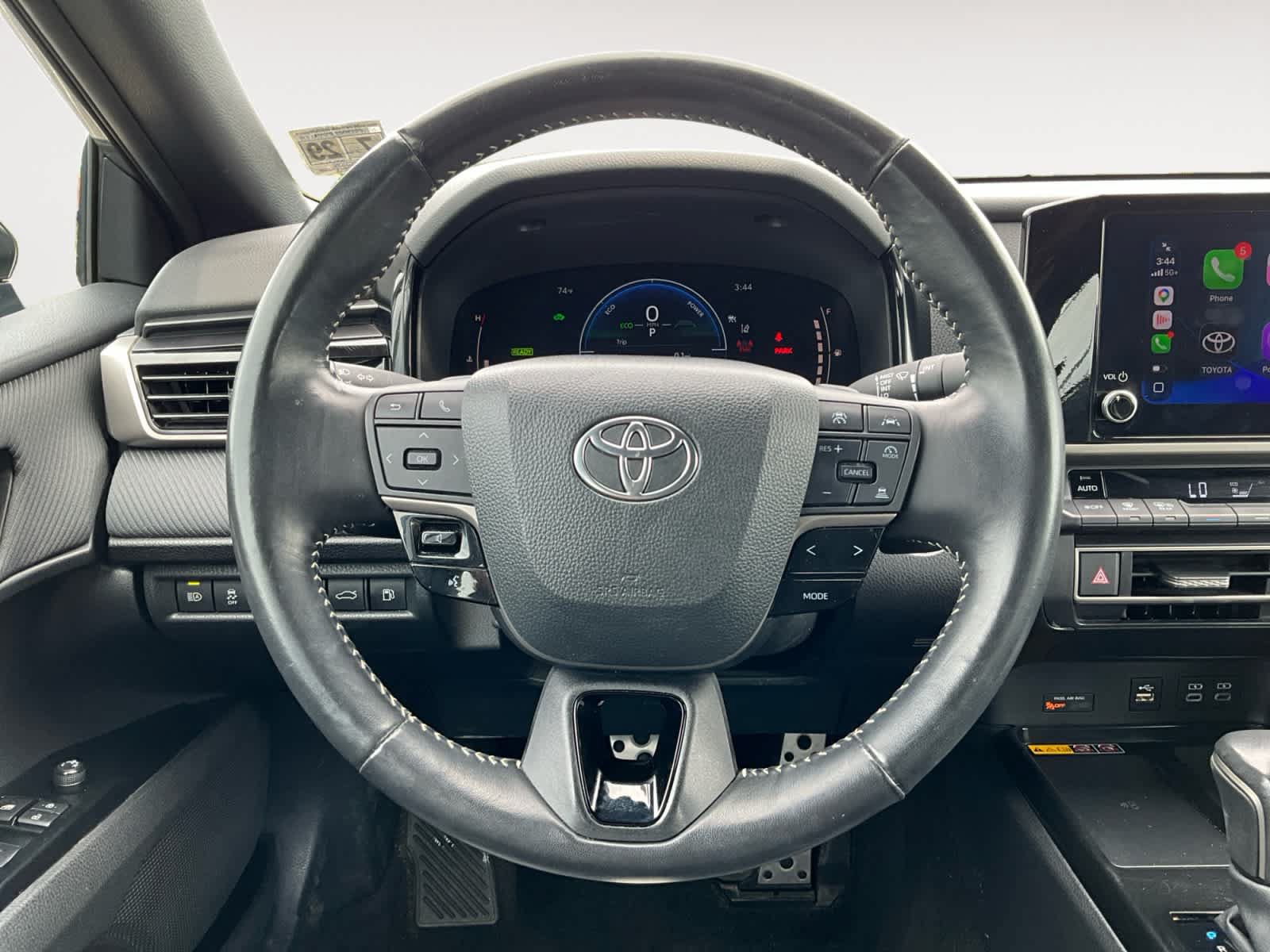 Used 2025 Toyota Camry SE FWD image 12