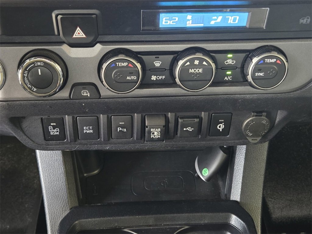 Used 2022 Toyota Tacoma TRD Sport w/ Technology Package image 27