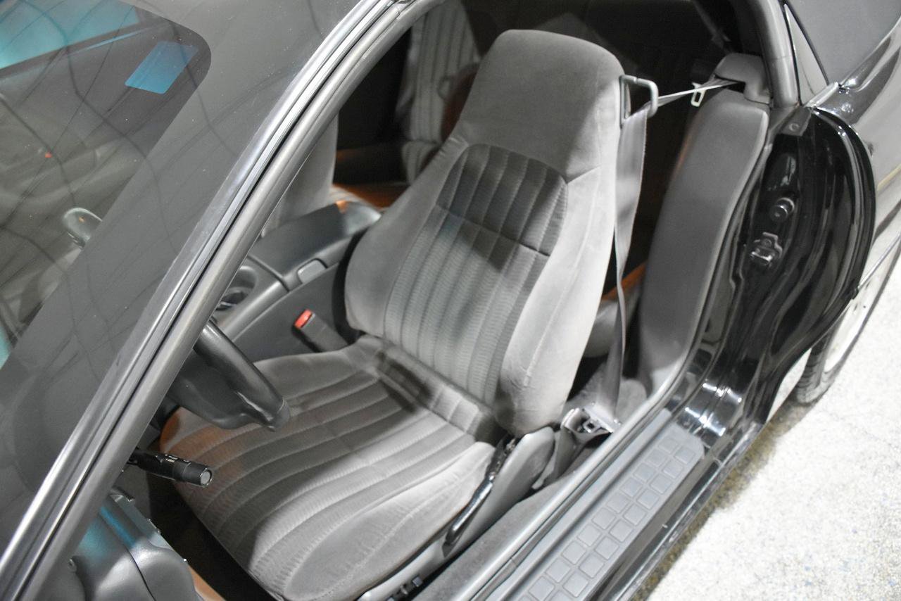 Used 1998 Chevrolet Camaro Z28 RWD image 13