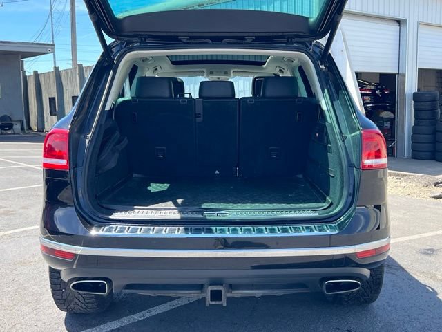 Used 2015 Volkswagen Touareg Sport AWD/4WD image 10