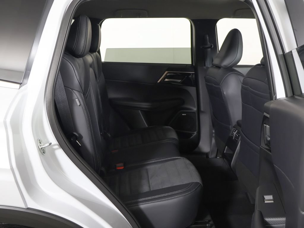New 2026 Mitsubishi Outlander SE FWD image 32