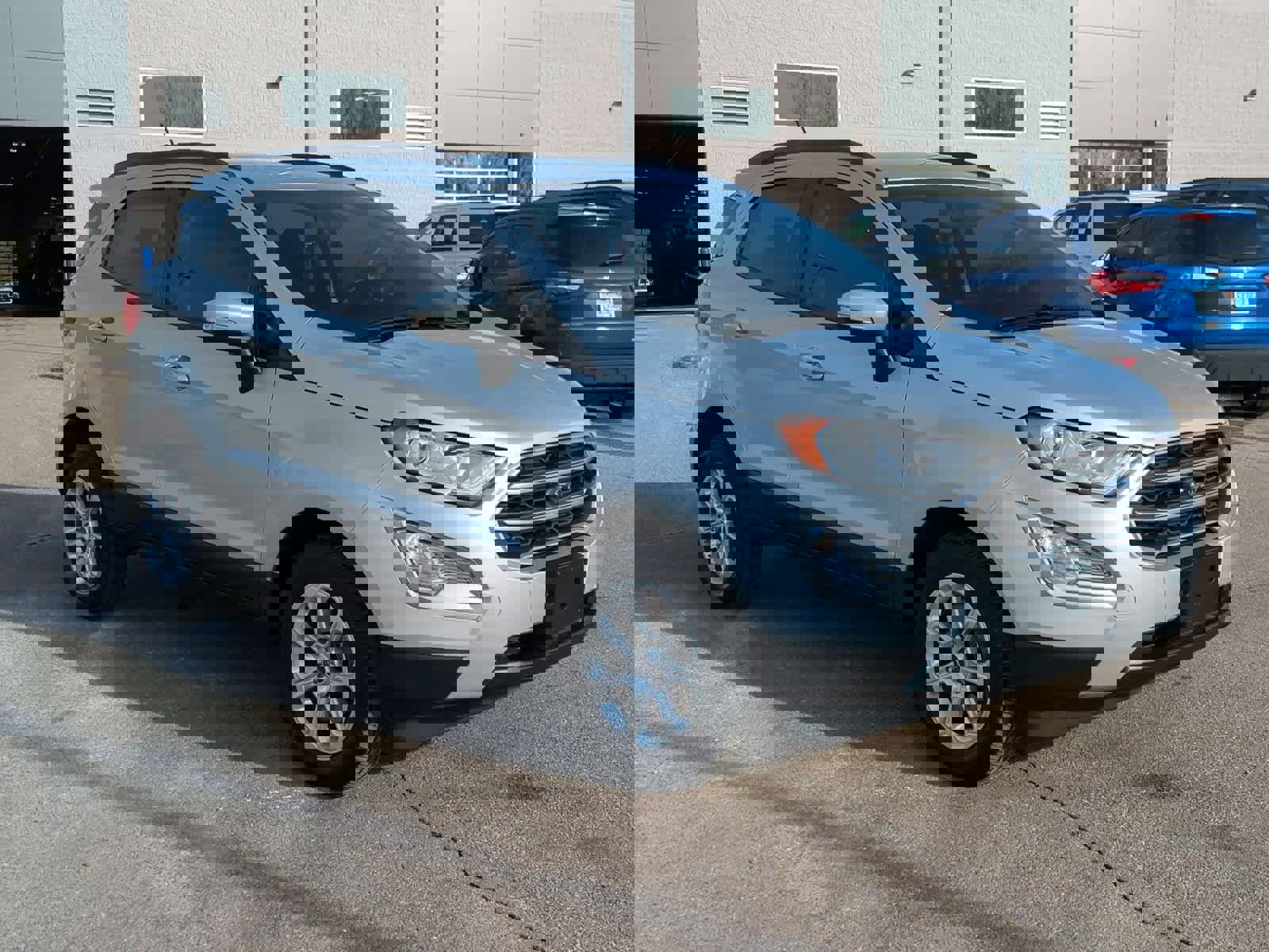 Used 2020 Ford EcoSport SE w/ SE Convenience Package image 2