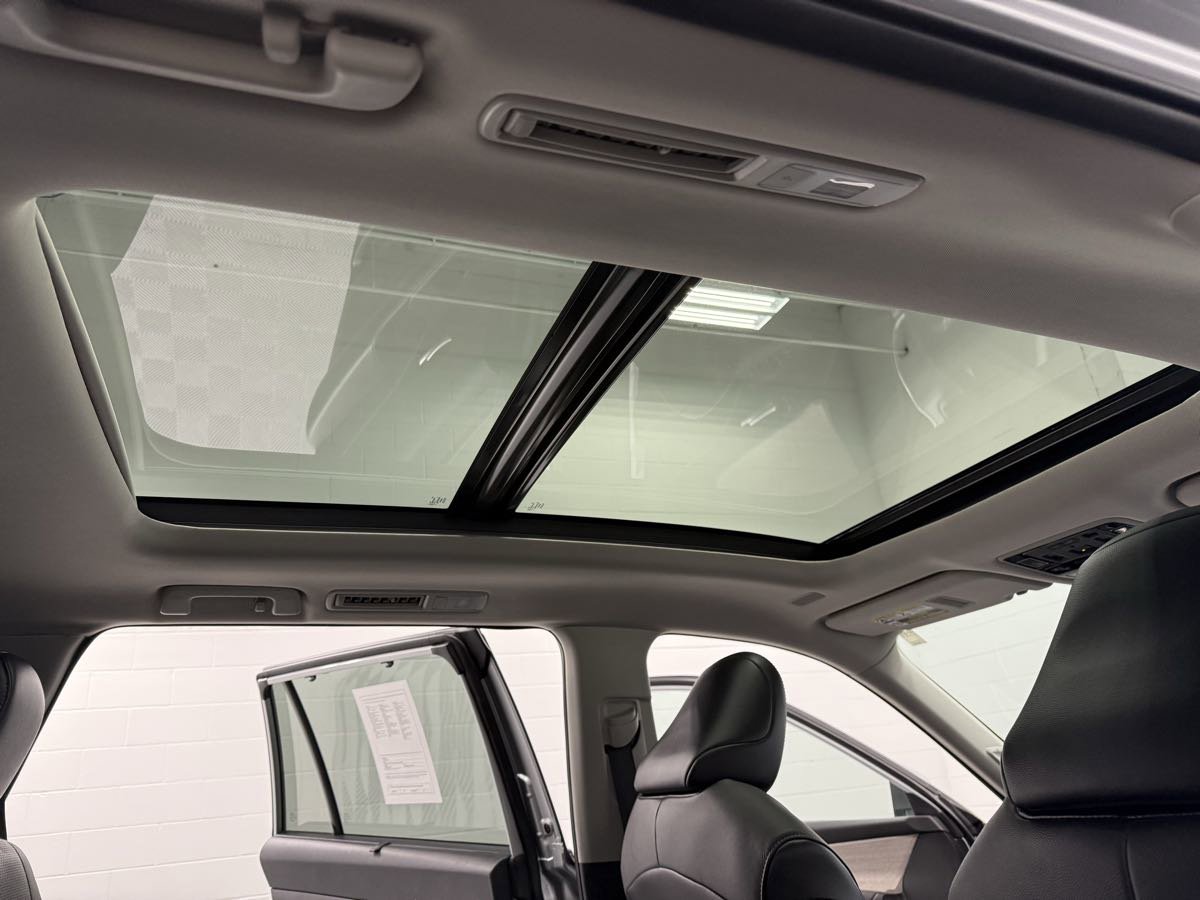 Used 2024 Toyota Grand Highlander Limited image 31