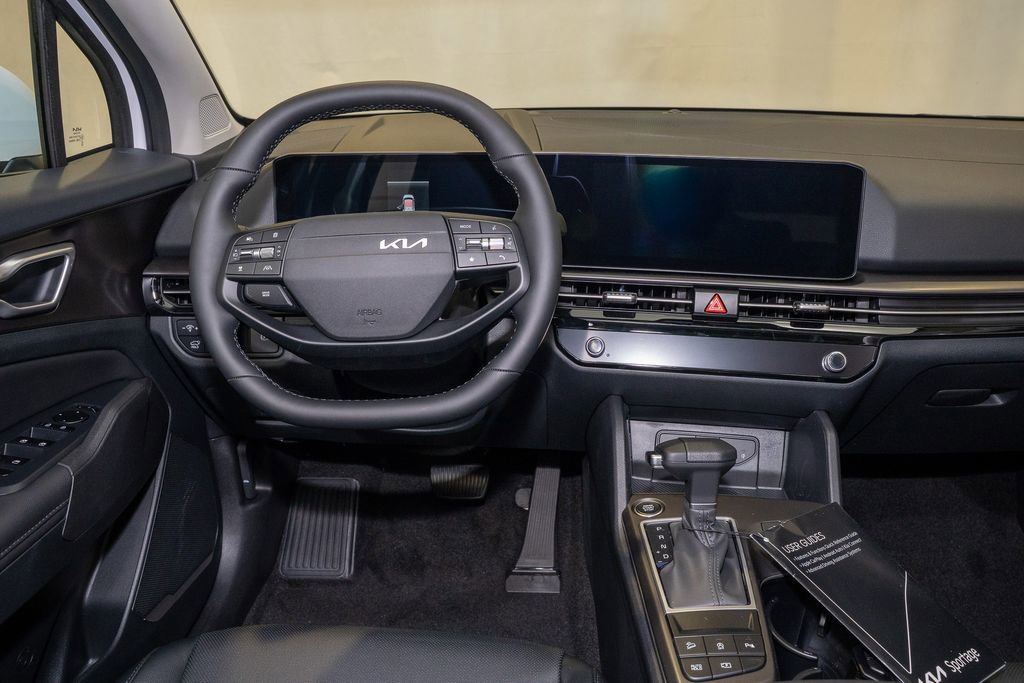 New 2026 Kia Sportage EX w/ EX Panorama Roof Package image 8