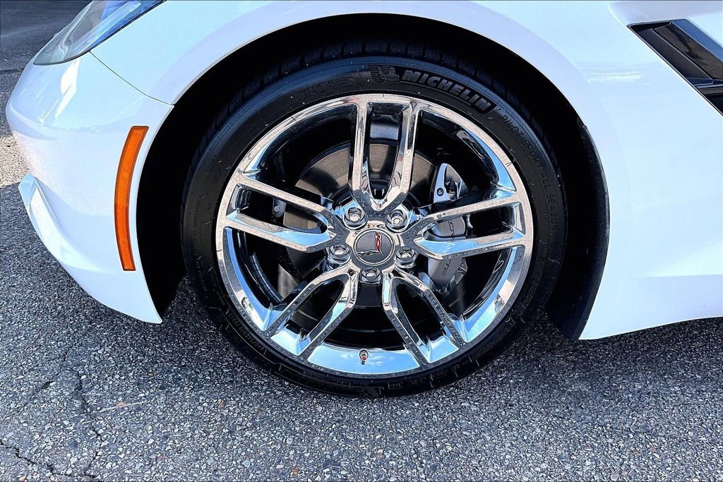 Used 2018 Chevrolet Corvette Stingray Coupe w/ 1LT image 4