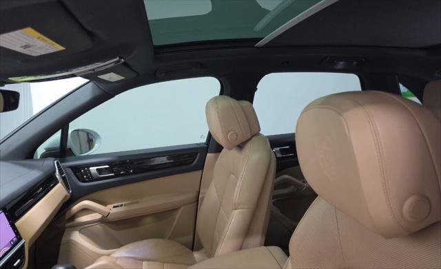 Used 2019 Porsche Cayenne AWD/4WD image 16