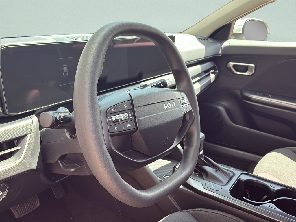 New 2026 Kia K4 FWD image 24
