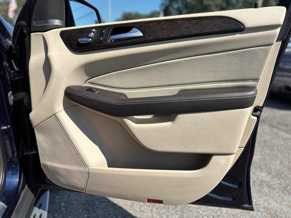 Used 2018 Mercedes-Benz GLE 350 w/ Premium 1 Package image 23