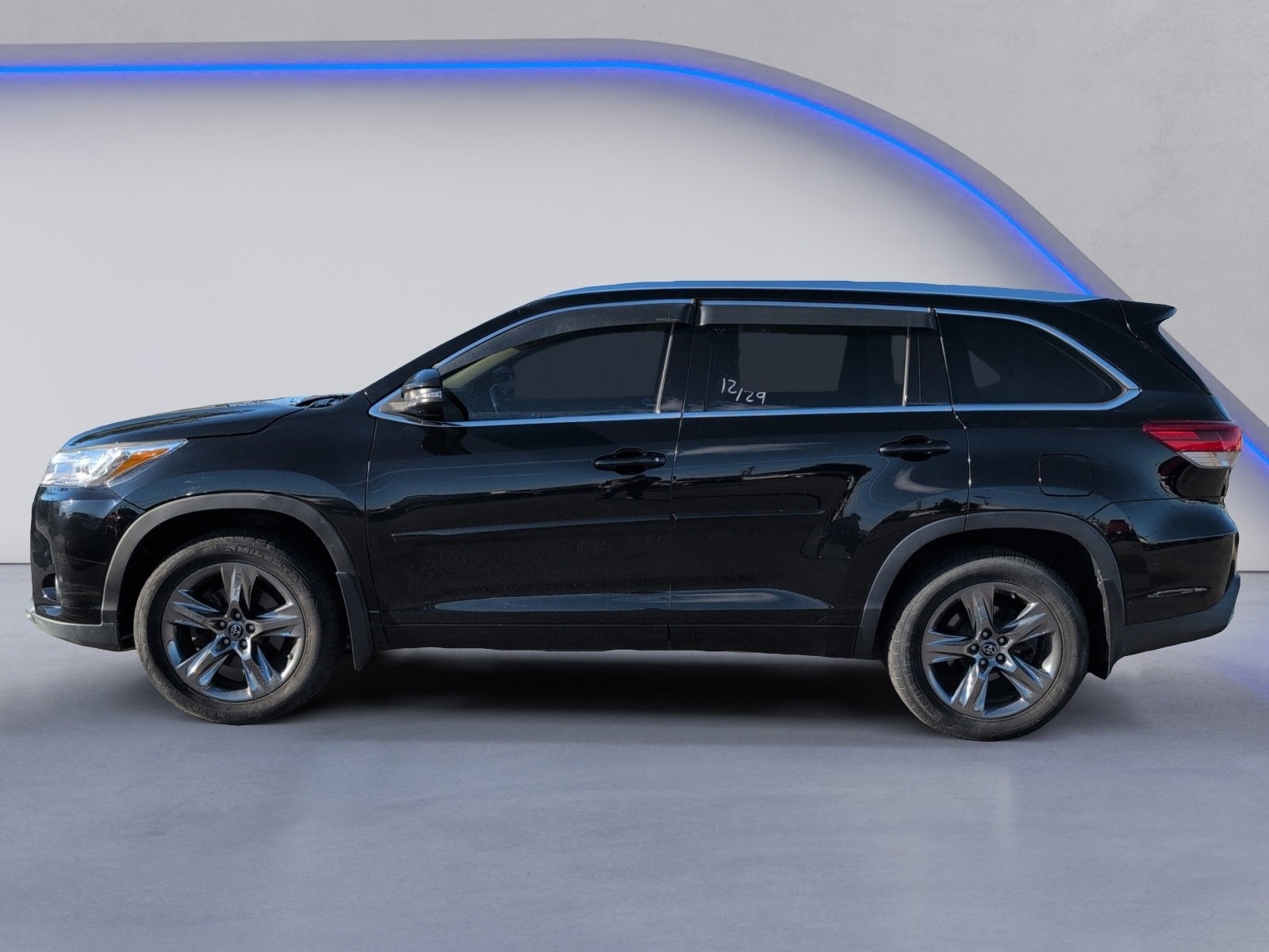 Used 2017 Toyota Highlander Limited Platinum image 5