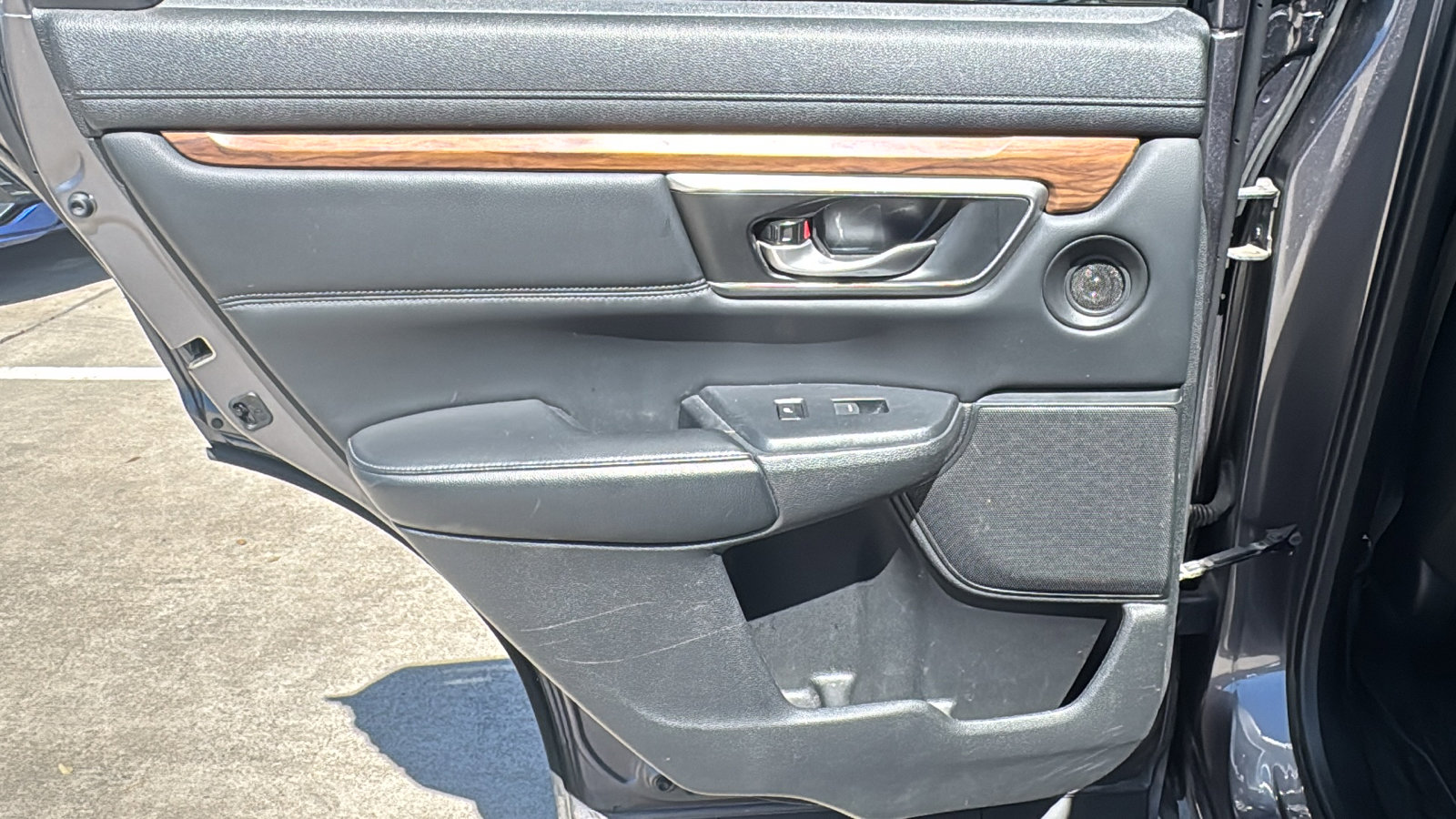 Used 2019 Honda CR-V Touring image 16