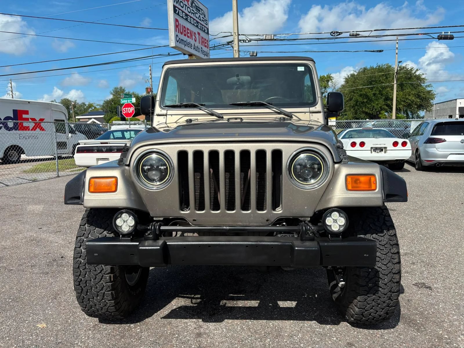 Used 2006 Jeep Wrangler Unlimited w/ Premium Audio Group AWD/4WD image 2