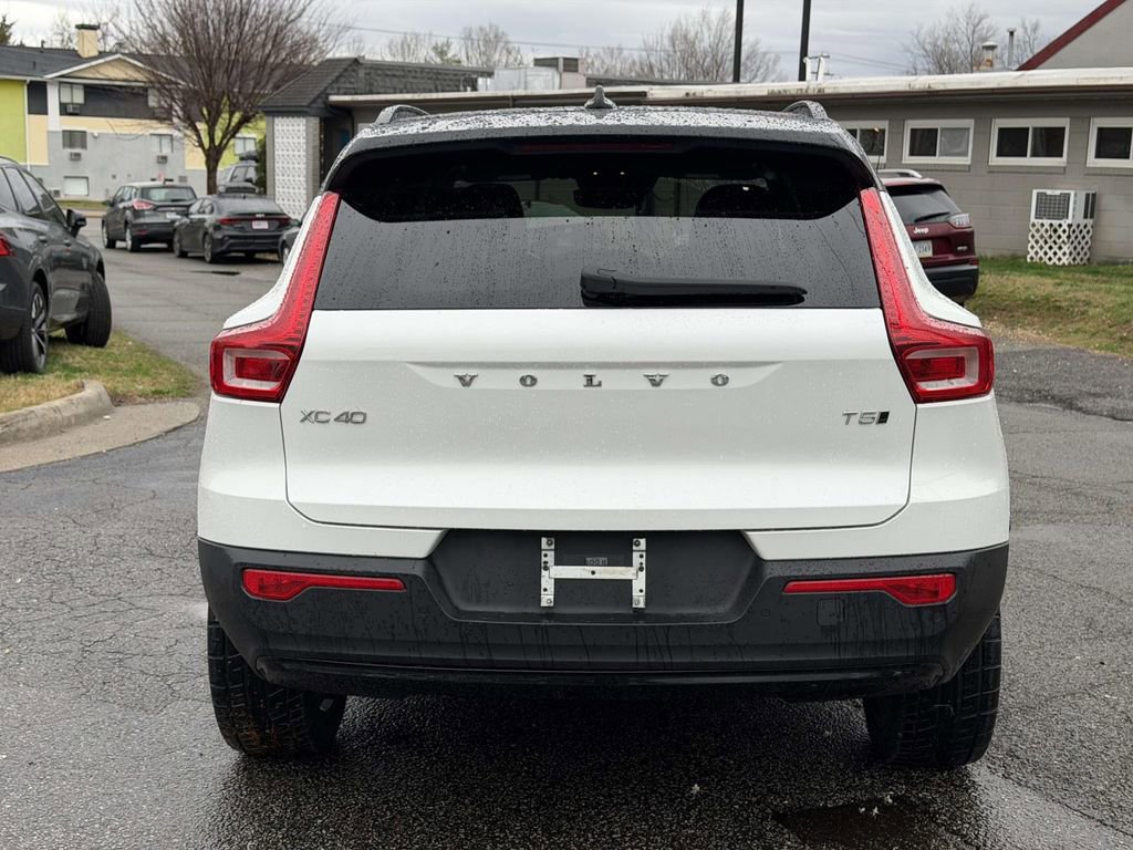 Used 2021 Volvo XC40 T5 R-Design w/ Advanced Package image 21