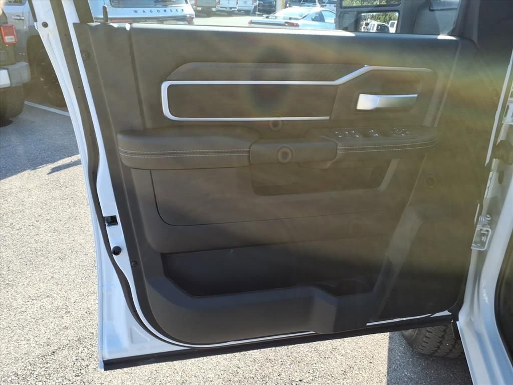 New 2025 RAM 2500 Big Horn image 9