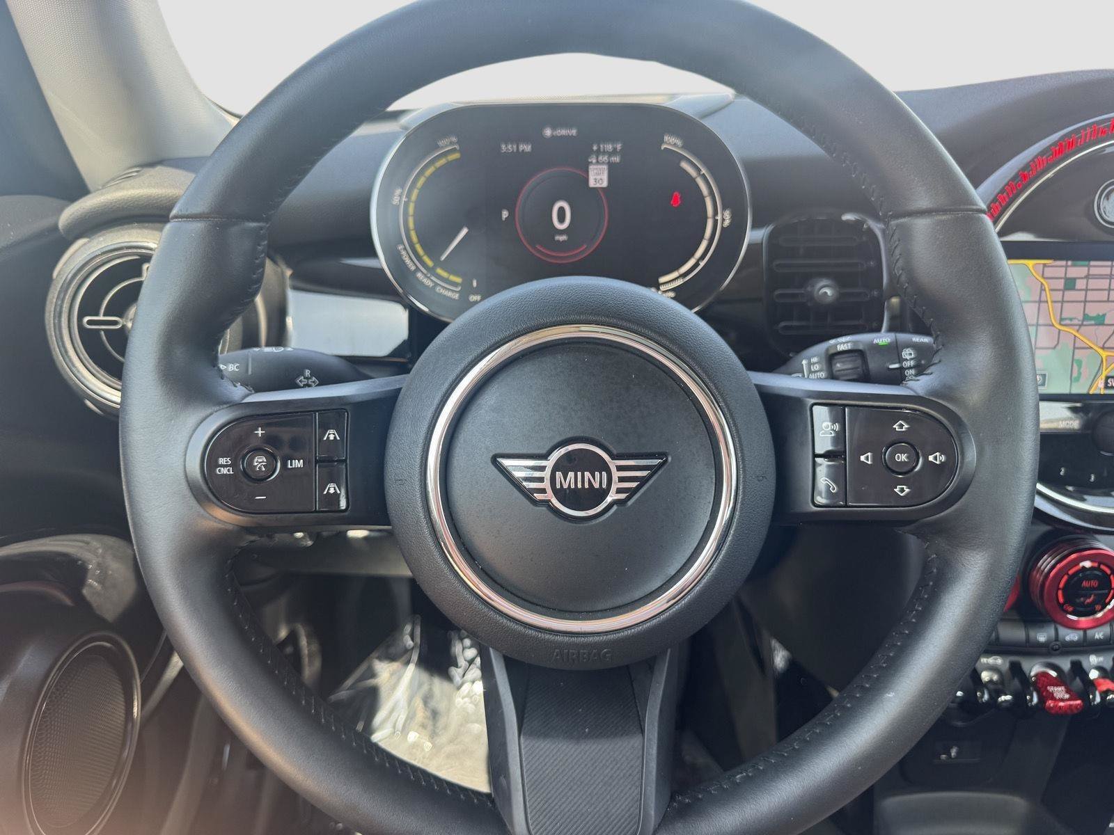 Used 2022 MINI Cooper SE w/ Driver Assistance Package FWD image 13