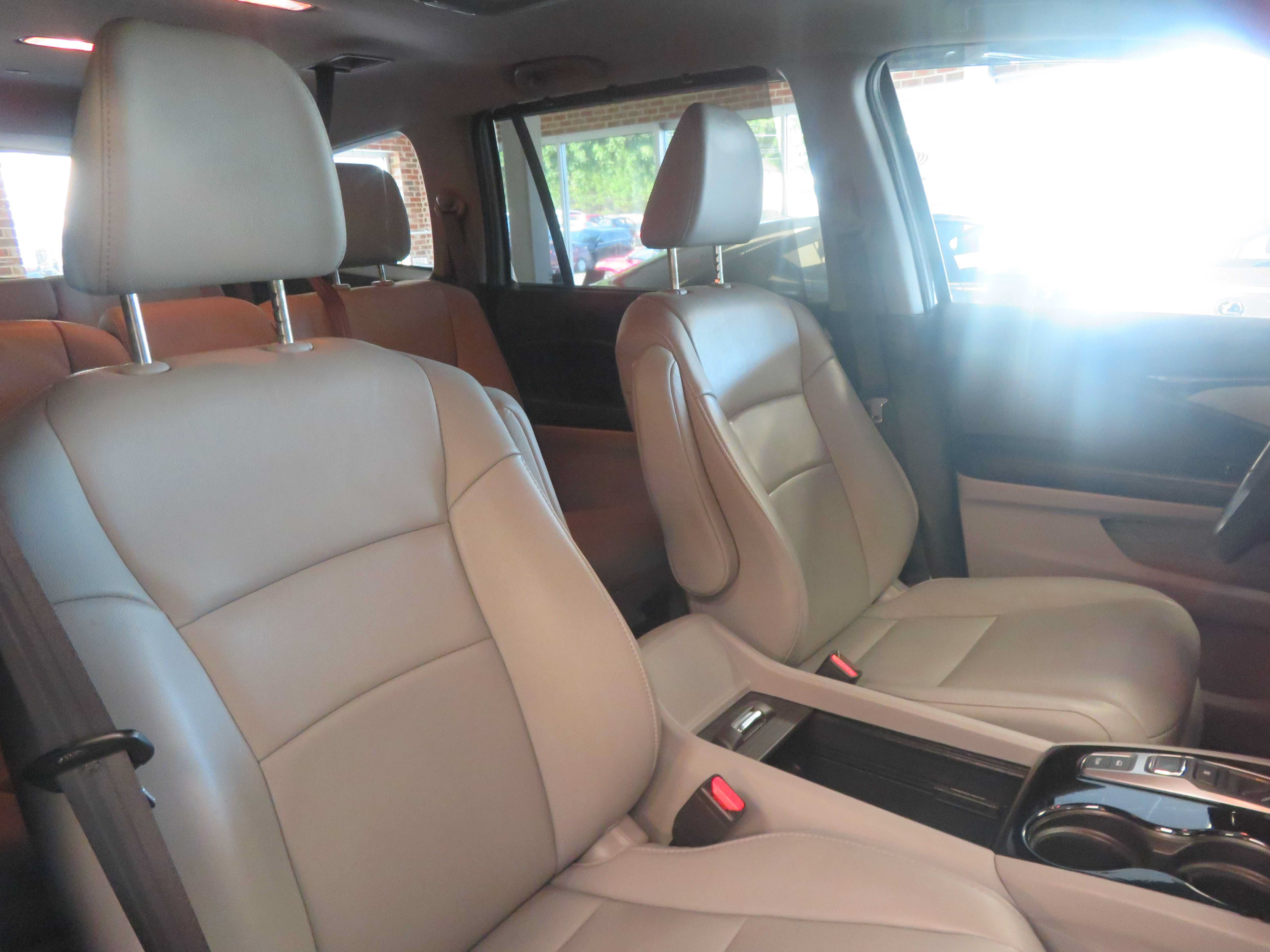 Used 2017 Honda Pilot Touring image 32