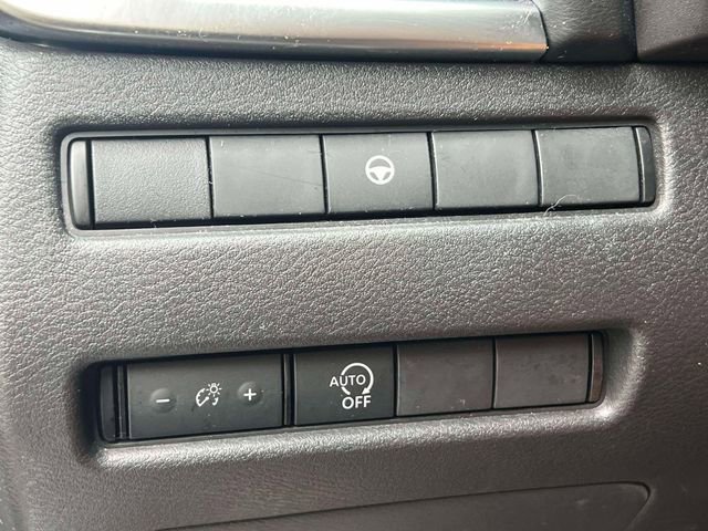 Used 2023 Nissan Rogue SV FWD image 27