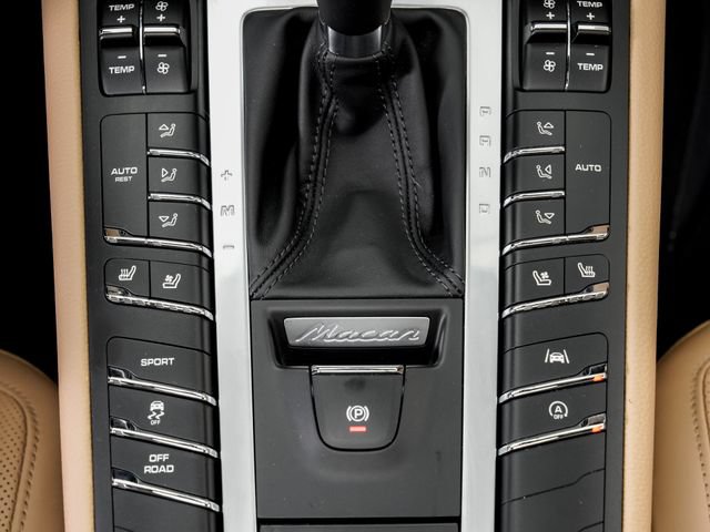 Certified 2021 Porsche Macan AWD/4WD image 20