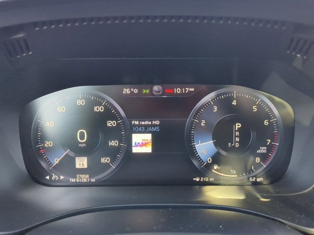 Used 2021 Volvo XC60 T5 Momentum w/ Protection Package image 11