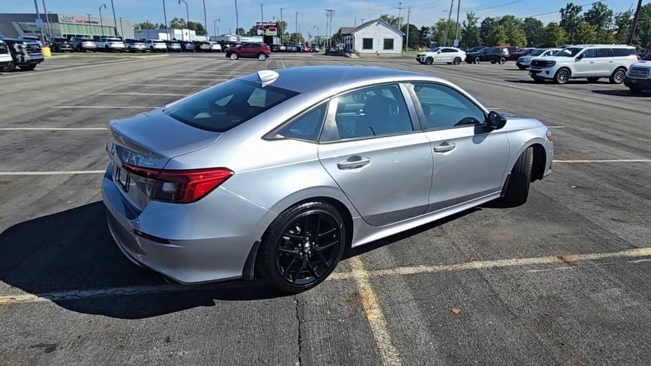 Used 2024 Honda Civic Sport image 9