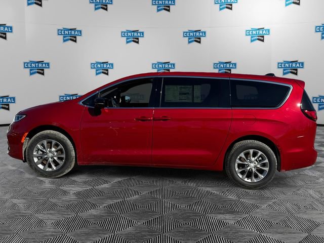 New 2026 Chrysler Pacifica Select image 2