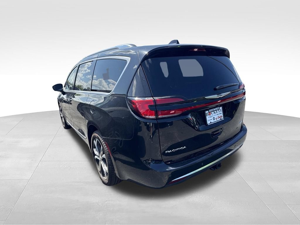 New 2026 Chrysler Pacifica Pinnacle w/ Trailer Tow Group AWD/4WD image 6