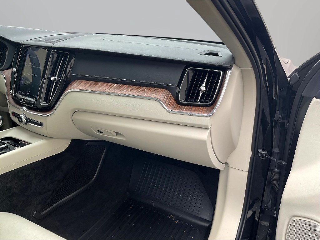 Used 2019 Volvo XC60 T6 Inscription w/ Protection Package AWD/4WD image 25