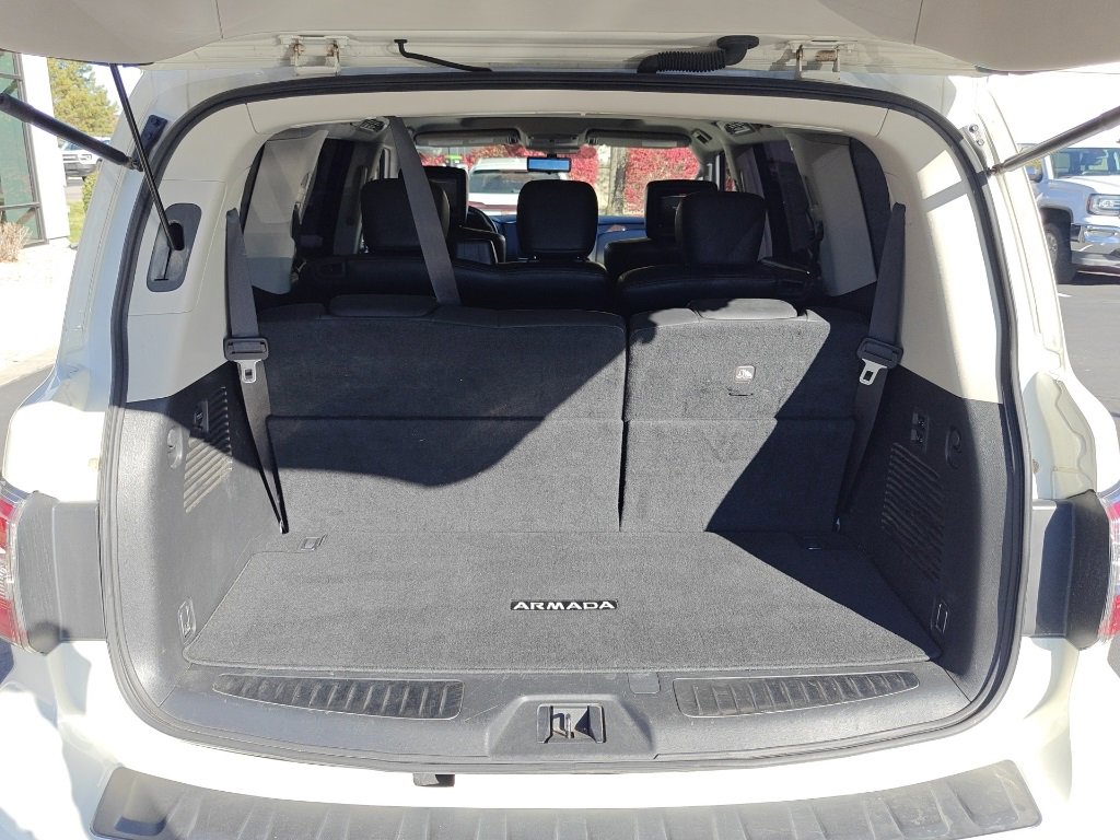 Used 2020 Nissan Armada Platinum w/ Interior Lighting Package image 30