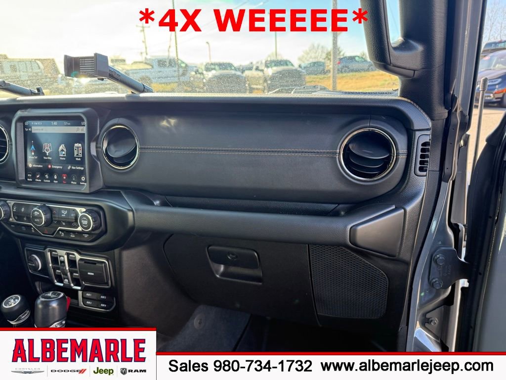 Used 2022 Jeep Wrangler Unlimited Sahara image 33
