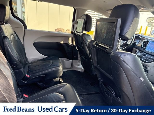 Used 2017 Chrysler Pacifica Touring-L Plus image 16