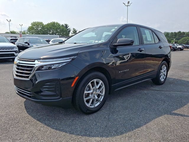 Used 2023 Chevrolet Equinox LS w/ Driver Confidence II Package FWD image 3