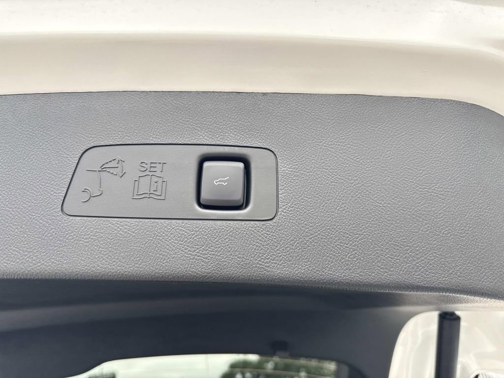 New 2026 Lincoln Corsair Premiere image 12