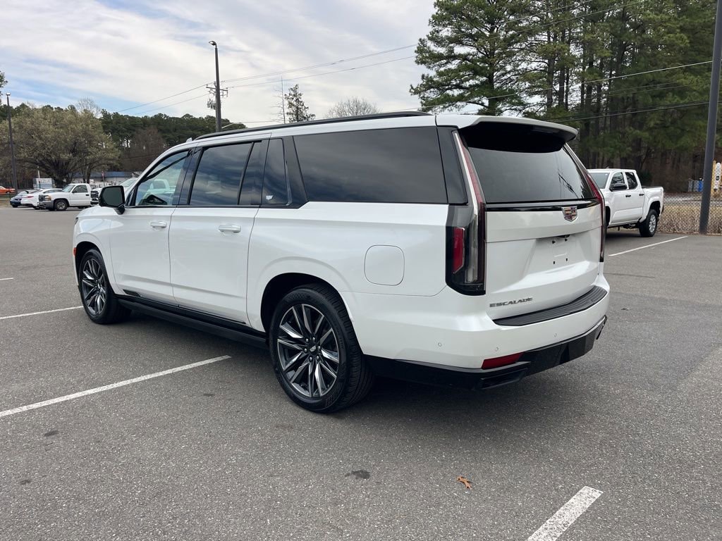 Used 2023 Cadillac Escalade ESV Sport Platinum image 7