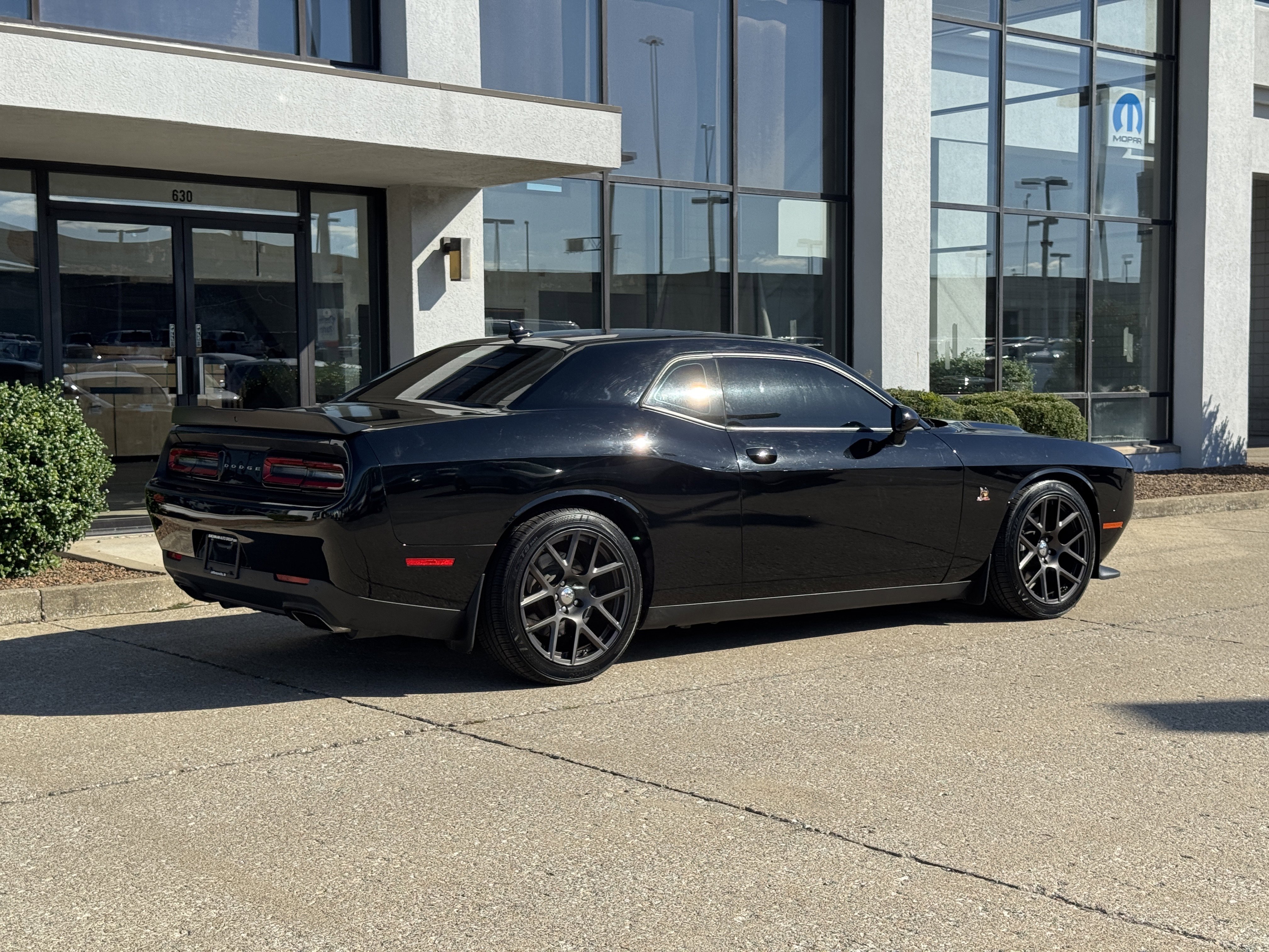 Used 2016 Dodge Challenger R/T Scat Pack w/ Leather Interior Group image 4