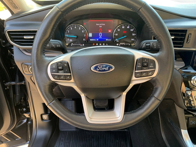 Used 2023 Ford Explorer Limited w/ Limited Technology Package AWD/4WD image 25