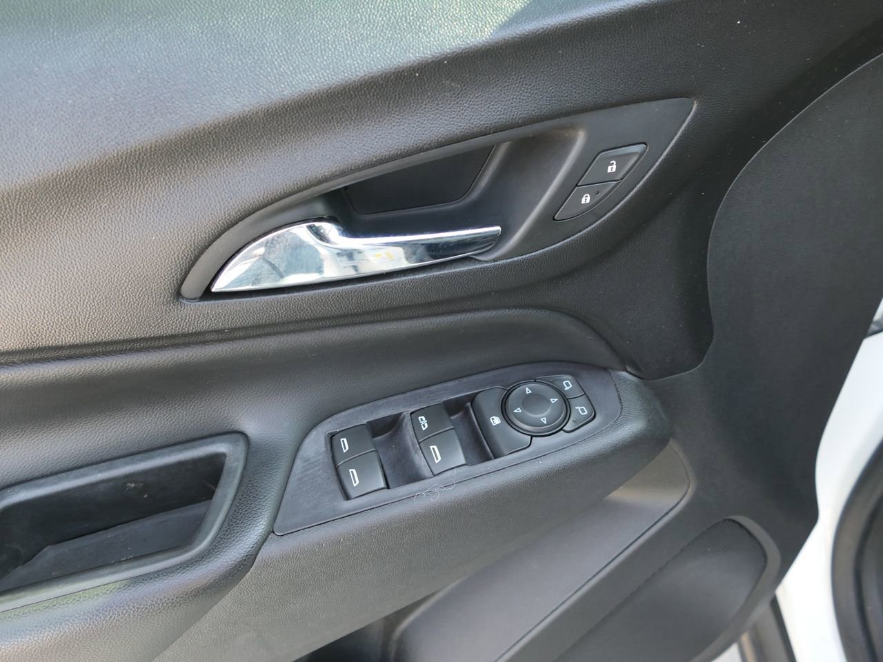 Used 2020 Chevrolet Equinox LT image 14