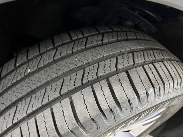 Used 2022 Ford Explorer XLT w/ Equipment Group 202A image 39