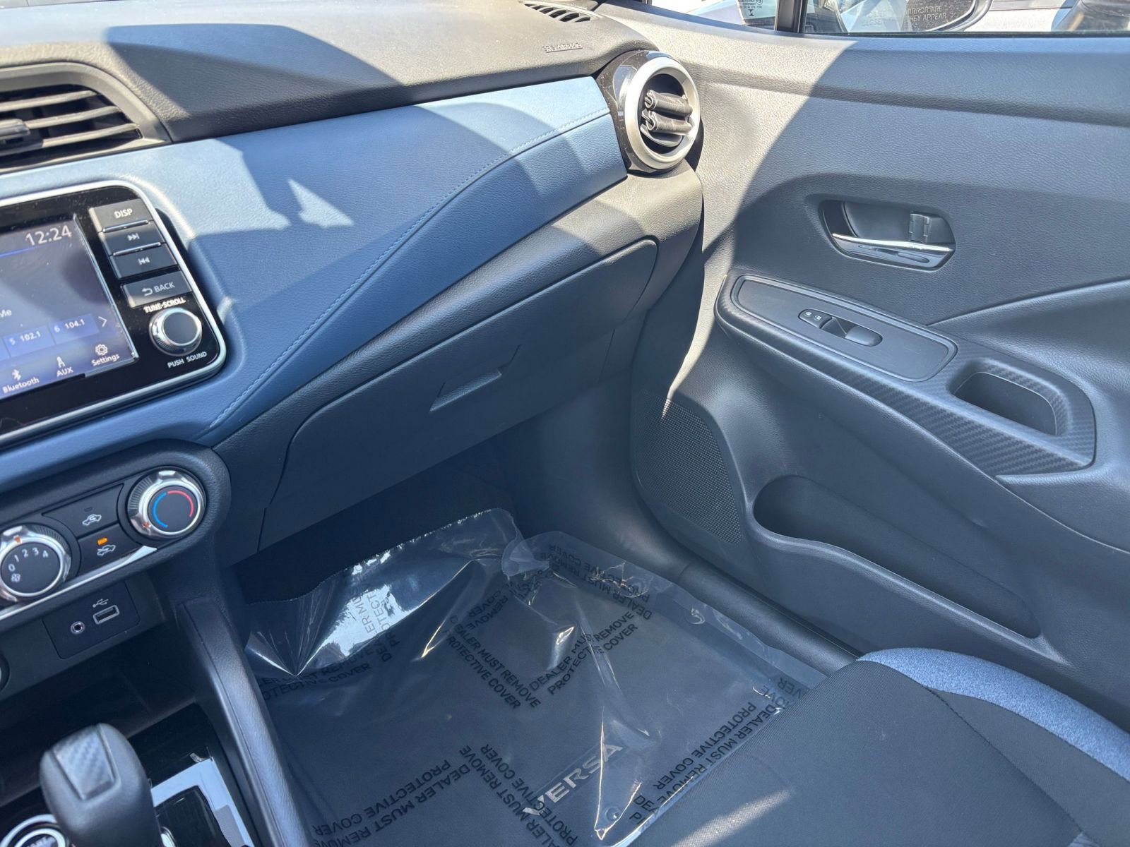 Used 2025 Nissan Versa SV image 33