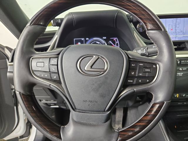 Used 2020 Lexus ES 300h w/ Accessory Package image 22