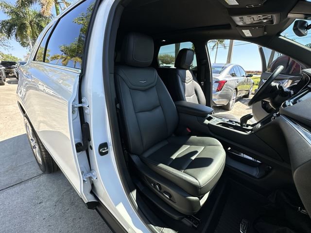 Certified 2023 Cadillac XT5 Premium Luxury FWD image 34