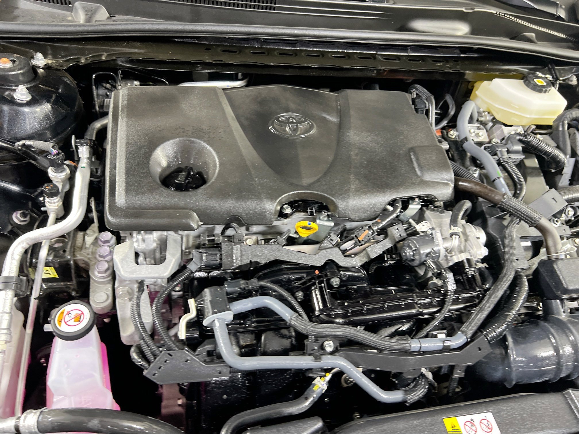 Used 2025 Toyota Camry LE w/ Convenience Package image 29