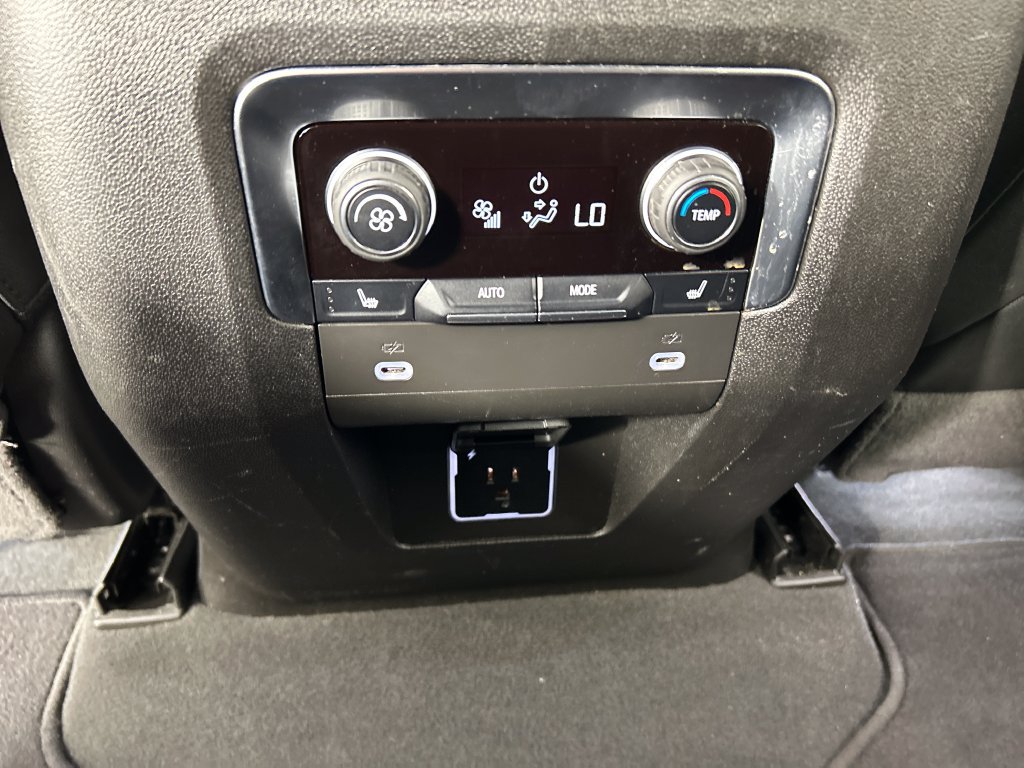 Used 2024 Chevrolet Tahoe RST w/ Luxury Package AWD/4WD image 19