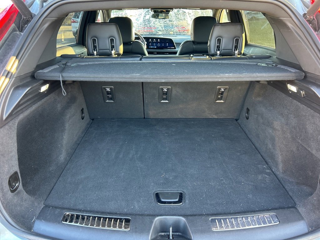 Used 2024 Cadillac XT4 Premium Luxury image 12